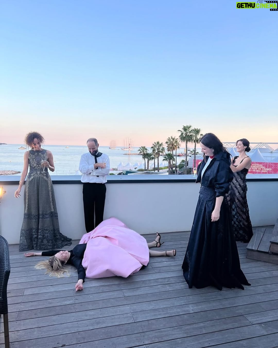 Juliette Binoche - 27.7K Likes - Nous avons terminé ! Au revoir au Festival de Cannes qui nous a aidé à accomplir notre parcours de jury, merci à tous ceux qui nous ont accompagnés, qui ont organisés tous les aller-retours pour aller voir les films, particulièrement à Laure et son équipe, chauffeurs (Thorsten) gardes du corps (Andi) aux personnes qui ont travaillées au Palais des festivals, au Café des Palmes. Merci à mon équipe chérie ( style @jonathan_huguet make-up @celine_planchenault hair @johnnollet )
Merci @prada for this new look 👀 

Thank you to my beautiful jury, it was really intense but I think we all grew confronting our differences and sensibilities. I love you all, you’re in my heart ! Dieudo, Alba, Halle, Carlos, Hong Sangsoo, Jeremy, Payal, Leila. Love to you all ! 🦋🦋🦋🦋🦋🦋🦋🦋🦋