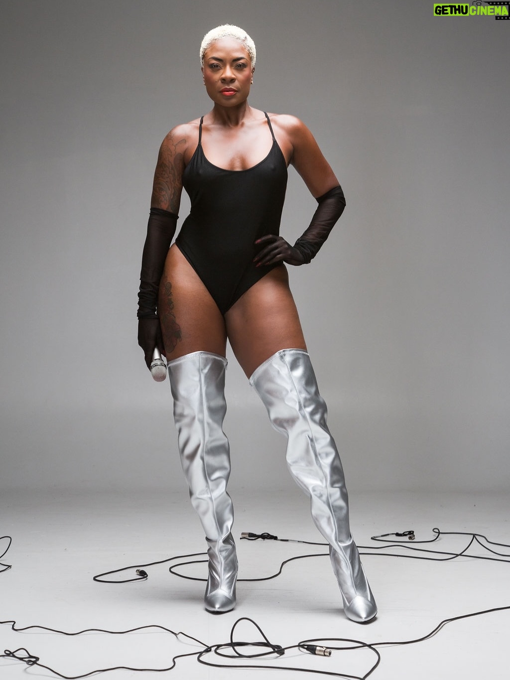 Jully Black - 4.4K Likes - Once upon a time, I would never post photos that were not airbrushed. I hid cellulite, stretch marks, scars from knee surgery, anything I labeled an imperfection. Funny thing is, when you change the way you see things, the things you see change.

My mother always supported my dreams and aspirations. At 12, I wanted to be a model. I loved photos, dance, and posing. I went to modeling school and crushed it.

Then came fashion shows and the request to lose weight. I was a size 8 and called plus size. My mom did not tell me to shrink. She asked me what I wanted. I said no. She chose me and pulled me out.

Years later, I am modeling confidence, walking runways, and living in my truth.

Look at these photos. Look at this body. Look at this soul. Look at this power. Look at this beauty. Look at this spirit. Look at this woman. Look at this confidence.

If you are afraid to be all of who you are, let this remind you. You are perfect as you are.

Special shout outs to the incredible Anna Keenan for always capturing my GOD side 😉 

Confidence Coach: @badgyalmackee (Mommy)
Stylist /Creative Director m:?@sharonangelastyles 
Makeup: @debraguthriemua 
Hair: @valellis_stylist