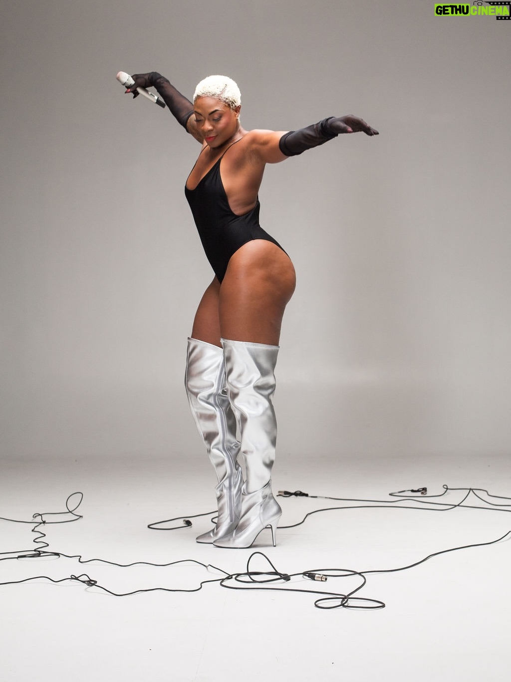 Jully Black - 4.4K Likes - Once upon a time, I would never post photos that were not airbrushed. I hid cellulite, stretch marks, scars from knee surgery, anything I labeled an imperfection. Funny thing is, when you change the way you see things, the things you see change.

My mother always supported my dreams and aspirations. At 12, I wanted to be a model. I loved photos, dance, and posing. I went to modeling school and crushed it.

Then came fashion shows and the request to lose weight. I was a size 8 and called plus size. My mom did not tell me to shrink. She asked me what I wanted. I said no. She chose me and pulled me out.

Years later, I am modeling confidence, walking runways, and living in my truth.

Look at these photos. Look at this body. Look at this soul. Look at this power. Look at this beauty. Look at this spirit. Look at this woman. Look at this confidence.

If you are afraid to be all of who you are, let this remind you. You are perfect as you are.

Special shout outs to the incredible Anna Keenan for always capturing my GOD side 😉 

Confidence Coach: @badgyalmackee (Mommy)
Stylist /Creative Director m:?@sharonangelastyles 
Makeup: @debraguthriemua 
Hair: @valellis_stylist