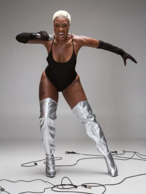 Jully Black Instagram - Once upon a time, I would never post photos that were not airbrushed. I hid cellulite, stretch marks, scars from knee surgery, anything I labeled an imperfection. Funny thing is, when you change the way you see things, the things you see change.

My mother always supported my dreams and aspirations. At 12, I wanted to be a model. I loved photos, dance, and posing. I went to modeling school and crushed it.

Then came fashion shows and the request to lose weight. I was a size 8 and called plus size. My mom did not tell me to shrink. She asked me what I wanted. I said no. She chose me and pulled me out.

Years later, I am modeling confidence, walking runways, and living in my truth.

Look at these photos. Look at this body. Look at this soul. Look at this power. Look at this beauty. Look at this spirit. Look at this woman. Look at this confidence.

If you are afraid to be all of who you are, let this remind you. You are perfect as you are.

Special shout outs to the incredible Anna Keenan for always capturing my GOD side 😉 

Confidence Coach: @badgyalmackee (Mommy)
Stylist /Creative Director m:?@sharonangelastyles 
Makeup: @debraguthriemua 
Hair: @valellis_stylist