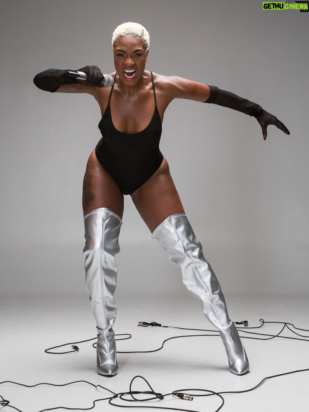 Jully Black - 4.4K Likes - Once upon a time, I would never post photos that were not airbrushed. I hid cellulite, stretch marks, scars from knee surgery, anything I labeled an imperfection. Funny thing is, when you change the way you see things, the things you see change.

My mother always supported my dreams and aspirations. At 12, I wanted to be a model. I loved photos, dance, and posing. I went to modeling school and crushed it.

Then came fashion shows and the request to lose weight. I was a size 8 and called plus size. My mom did not tell me to shrink. She asked me what I wanted. I said no. She chose me and pulled me out.

Years later, I am modeling confidence, walking runways, and living in my truth.

Look at these photos. Look at this body. Look at this soul. Look at this power. Look at this beauty. Look at this spirit. Look at this woman. Look at this confidence.

If you are afraid to be all of who you are, let this remind you. You are perfect as you are.

Special shout outs to the incredible Anna Keenan for always capturing my GOD side 😉 

Confidence Coach: @badgyalmackee (Mommy)
Stylist /Creative Director m:?@sharonangelastyles 
Makeup: @debraguthriemua 
Hair: @valellis_stylist