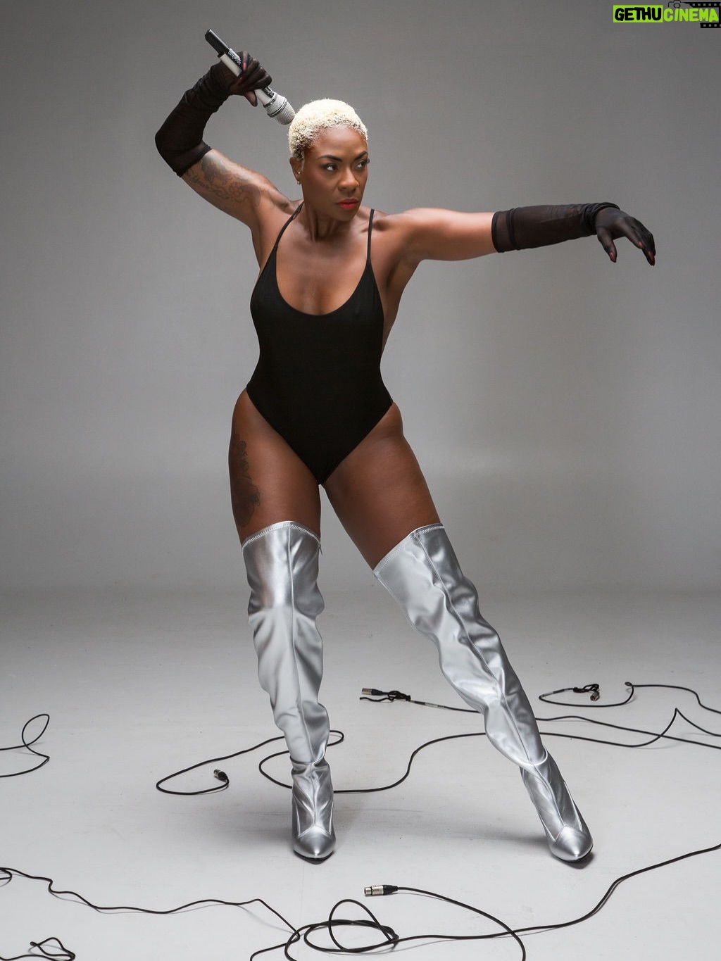 Jully Black - 4.4K Likes - Once upon a time, I would never post photos that were not airbrushed. I hid cellulite, stretch marks, scars from knee surgery, anything I labeled an imperfection. Funny thing is, when you change the way you see things, the things you see change.

My mother always supported my dreams and aspirations. At 12, I wanted to be a model. I loved photos, dance, and posing. I went to modeling school and crushed it.

Then came fashion shows and the request to lose weight. I was a size 8 and called plus size. My mom did not tell me to shrink. She asked me what I wanted. I said no. She chose me and pulled me out.

Years later, I am modeling confidence, walking runways, and living in my truth.

Look at these photos. Look at this body. Look at this soul. Look at this power. Look at this beauty. Look at this spirit. Look at this woman. Look at this confidence.

If you are afraid to be all of who you are, let this remind you. You are perfect as you are.

Special shout outs to the incredible Anna Keenan for always capturing my GOD side 😉 

Confidence Coach: @badgyalmackee (Mommy)
Stylist /Creative Director m:?@sharonangelastyles 
Makeup: @debraguthriemua 
Hair: @valellis_stylist