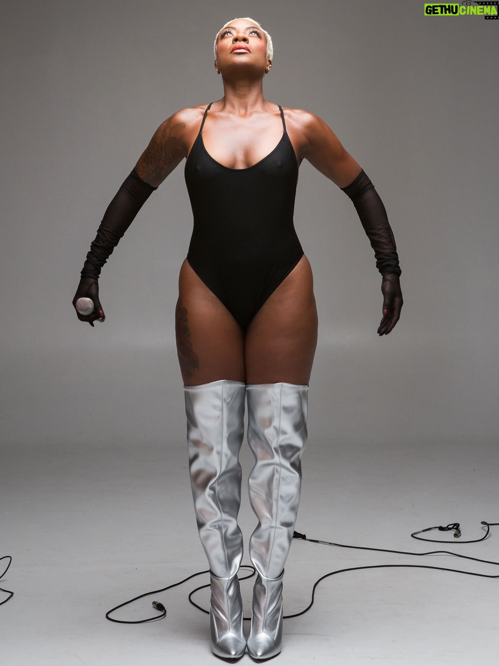 Jully Black - 4.4K Likes - Once upon a time, I would never post photos that were not airbrushed. I hid cellulite, stretch marks, scars from knee surgery, anything I labeled an imperfection. Funny thing is, when you change the way you see things, the things you see change.

My mother always supported my dreams and aspirations. At 12, I wanted to be a model. I loved photos, dance, and posing. I went to modeling school and crushed it.

Then came fashion shows and the request to lose weight. I was a size 8 and called plus size. My mom did not tell me to shrink. She asked me what I wanted. I said no. She chose me and pulled me out.

Years later, I am modeling confidence, walking runways, and living in my truth.

Look at these photos. Look at this body. Look at this soul. Look at this power. Look at this beauty. Look at this spirit. Look at this woman. Look at this confidence.

If you are afraid to be all of who you are, let this remind you. You are perfect as you are.

Special shout outs to the incredible Anna Keenan for always capturing my GOD side 😉 

Confidence Coach: @badgyalmackee (Mommy)
Stylist /Creative Director m:?@sharonangelastyles 
Makeup: @debraguthriemua 
Hair: @valellis_stylist