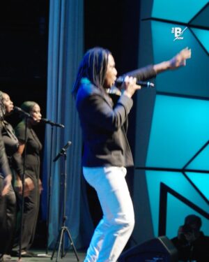 Jully Black Instagram - The Harmonies of Hope benefit concert in Toronto to help with relief efforts for Jamaica was a total hit with nearly $2.3 million raised! Let’s continue to show some love and support for Jamaica. ♥️🇯🇲
#HarmoniesofHope #Jamaica #HurricaneMelissa