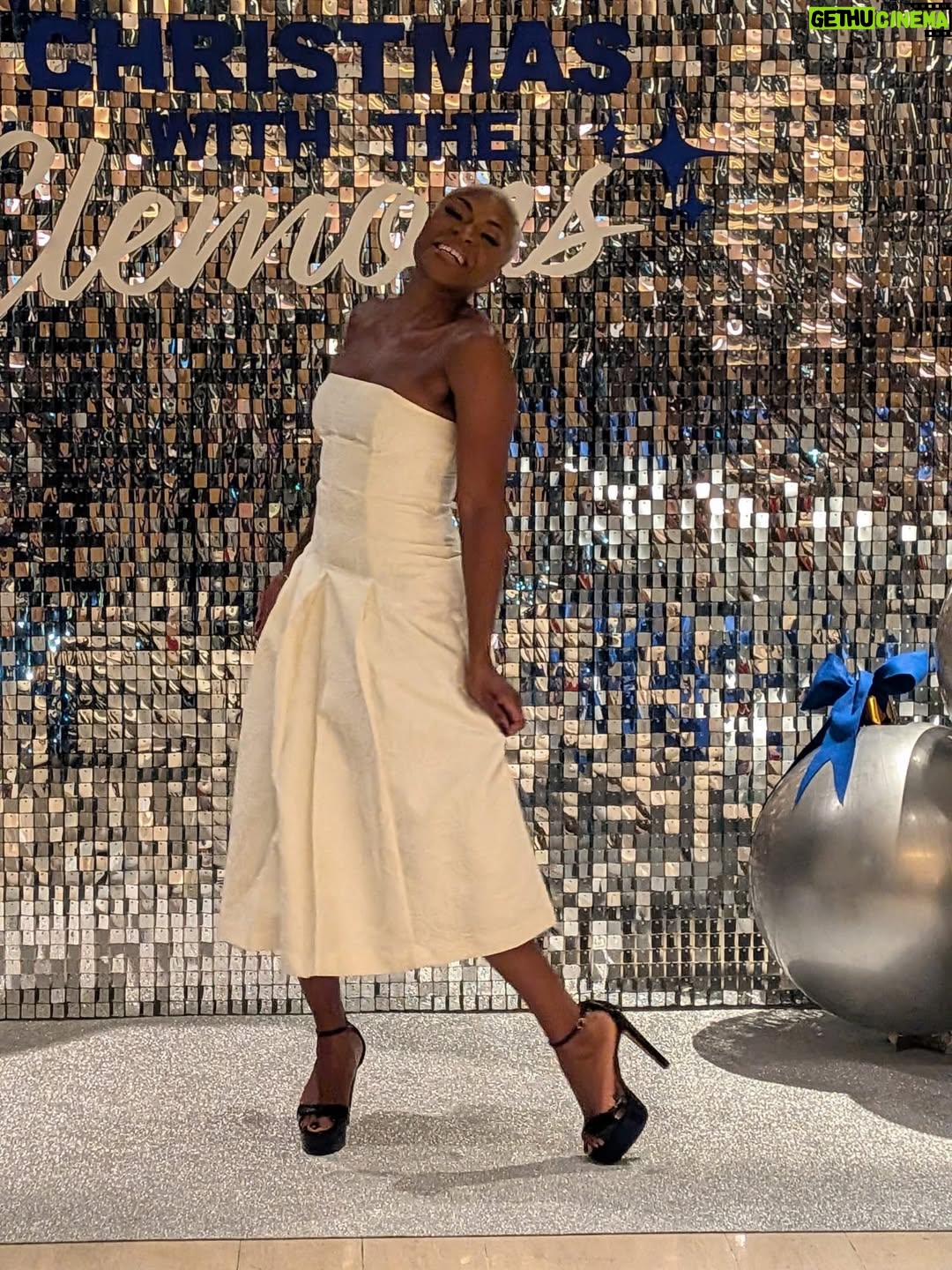 Jully Black - 2K Likes - A year of firsts 💍 #MarriedDateNights @thevalentinelovestory