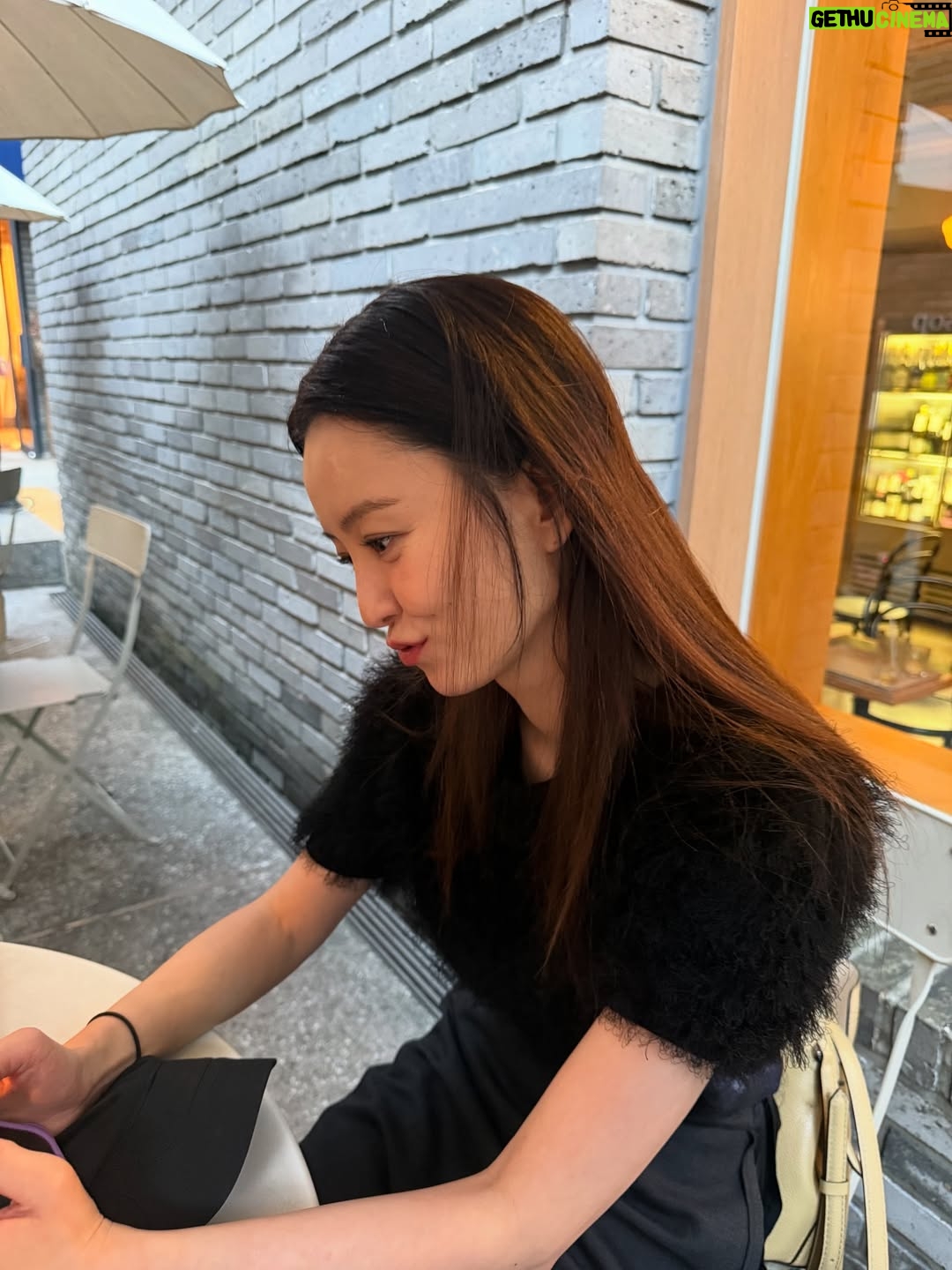 Jung Yu-mi - 33.5K Likes - 유미구미뉴미 오랜만🤎