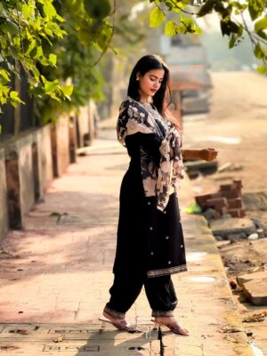 Kajal Sharma Instagram - 🍃🖤🥀