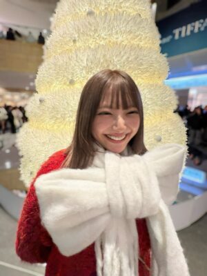 Kalen Anzai Instagram - ．
めりくりーー〜🎅🎄🤍🎀
⁡
ブーツも可愛いしご飯も美味しいし〜>⩊<🤍