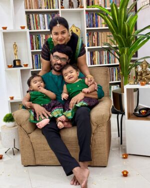Kannika Snekan Instagram - 🥰🍃 🪔 💥 

Beautiful outfits for family @devadhai_ethnics 

#kannikaravi #kannikasnekan #kadhalkavithai #karthigaideepam2025 
#kavingersnekan
