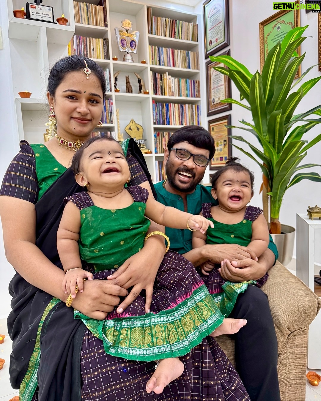 Kannika Snekan - 147.3K Likes - 🥰🍃 🪔 💥 

Beautiful outfits for family @devadhai_ethnics 

#kannikaravi #kannikasnekan #kadhalkavithai #karthigaideepam2025 
#kavingersnekan