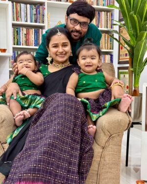 Kannika Snekan Instagram - 🥰🍃 🪔 💥 

Beautiful outfits for family @devadhai_ethnics 

#kannikaravi #kannikasnekan #kadhalkavithai #karthigaideepam2025 
#kavingersnekan