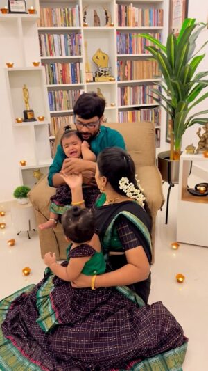Kannika Snekan Instagram - அனைவருக்கும் இனிய கார்த்திகை தீப திருநாள் நல்வாழ்த்துக்கள் 🪔 

Enga life la most special day #karthigaideepam❤️🪔💥 

Beautiful outfits for family @devadhai_ethnics 

#kannikaravi #kannikasnekan #kavingersnekan #kadhalkavithai #peaceful #god #natur #unive #positivity #gratitude #grateful #love #care #twingirl #lyricists #art #artwork #artist #karthigaideepam2025