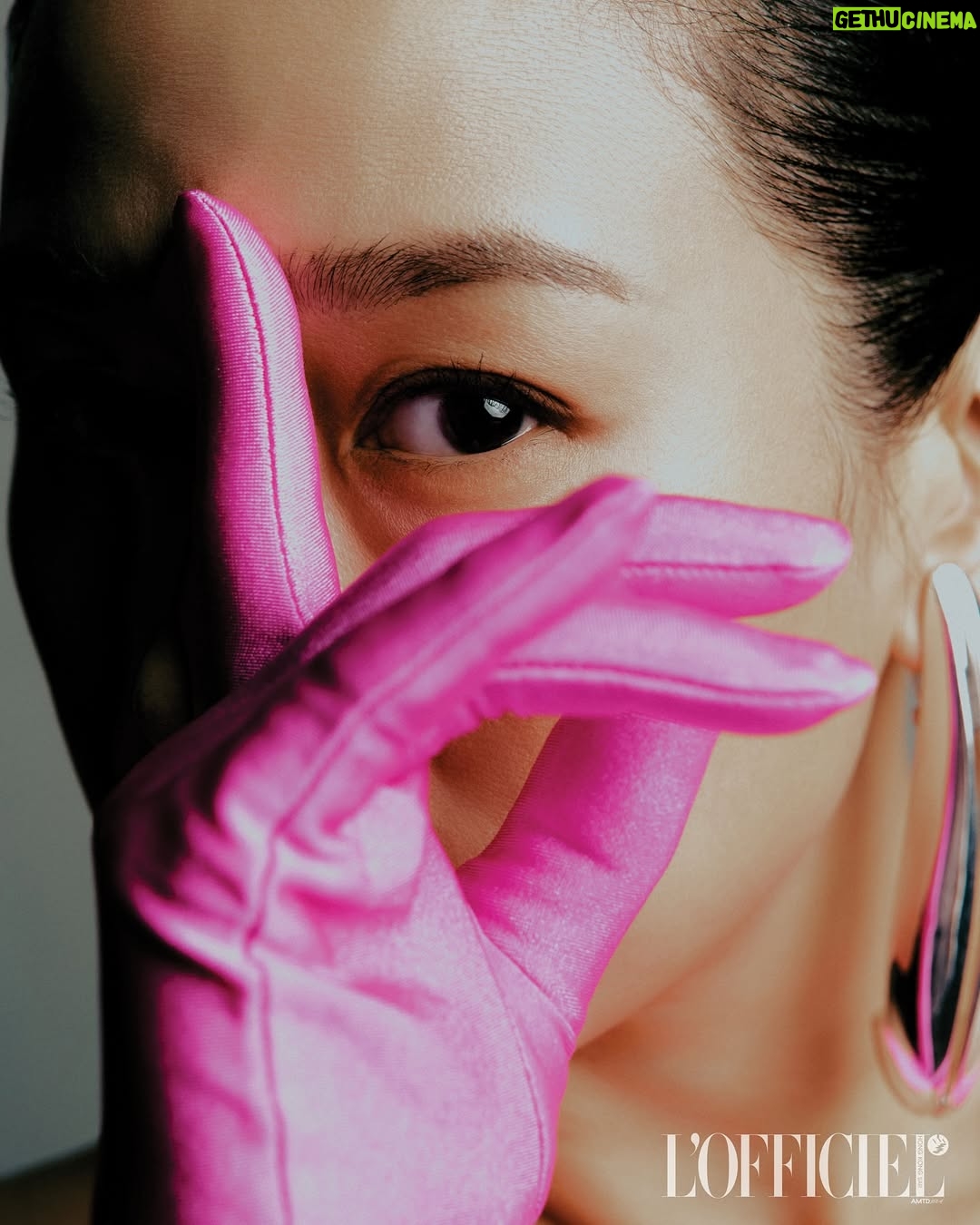 Karena Lam Kar-Yan - 8.3K Likes - #LOFFICIELcover：林嘉欣(@karenalamkayan)，一位敢於脫離舒適圈的探索者。在她首部參演的英文迷你電影集《The Season》中，她除了以英文來演戲，更挑戰一個打破大眾對她既定印象的角色。

雖然這部迷你電影集明年才正式上線，不過嘉欣在今次的封面專訪中率先分享以英文演戲的體驗，更談到演戲的迷人之處：「我覺得人與人之間的關係是戲劇的核心。每個演員的演繹都不同，正因為大家對同一件事的看法與想像都不一樣。人生經驗各異，所以同一場戲，十個人來演，就會有十種截然不同的呈現。這正是表演迷人的地方，你能從中看到人的本質。」

完整訪問：link in bio

Karena Lam is a daring explorer who is unafraid to step outside her comfort zone. In her first role in the English mini-series “The Season,” she not only performs in English but also takes on a role that challenges the public’s established perceptions of her.

While the mini-series will premiere next year, Karena has already shared her insights into her experience of acting in English during our cover interview, discussing the allure of acting: “I believe that the connections between people are fundamental to acting. Each actor’s interpretation is distinct because we all have different views and imaginations regarding the same topic. With our varied life experiences, if ten people perform the same scene, there will be ten completely different interpretations. This is what makes acting so fascinating; it allows us to see the essence of human nature.”

Full Interview：link in bio

Editorial Director: @j_ohnng 
Deputy Editorial Director: @_joankong 
Editor-in-Chief: @angelfong 
Photographer: @kuohuankao 
Creative Director & Stylist: @quentilu 
Makeup Artist: @Carlin_Chen 
Hair Stylist: @sydni_q (ZOOM Hairstyling) 
Photography Assistant：Wang Zeng, Stan Hong, Jonas Peng 
Styling Assistant：Claire Chu, An Hu 

#LOFFICIELhongkong #KarenaLam #林嘉欣