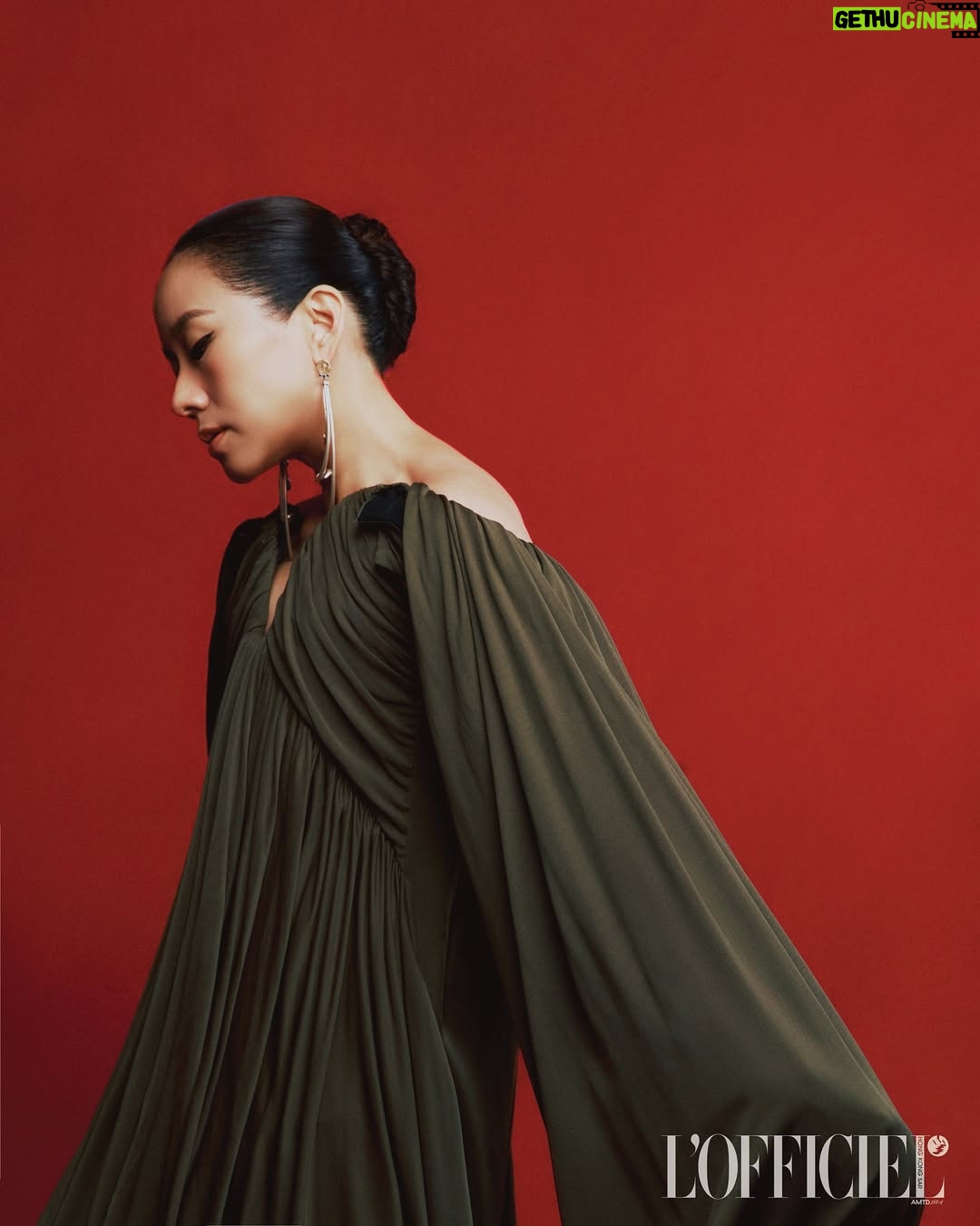 Karena Lam Kar-Yan - 8.3K Likes - #LOFFICIELcover：林嘉欣(@karenalamkayan)，一位敢於脫離舒適圈的探索者。在她首部參演的英文迷你電影集《The Season》中，她除了以英文來演戲，更挑戰一個打破大眾對她既定印象的角色。

雖然這部迷你電影集明年才正式上線，不過嘉欣在今次的封面專訪中率先分享以英文演戲的體驗，更談到演戲的迷人之處：「我覺得人與人之間的關係是戲劇的核心。每個演員的演繹都不同，正因為大家對同一件事的看法與想像都不一樣。人生經驗各異，所以同一場戲，十個人來演，就會有十種截然不同的呈現。這正是表演迷人的地方，你能從中看到人的本質。」

完整訪問：link in bio

Karena Lam is a daring explorer who is unafraid to step outside her comfort zone. In her first role in the English mini-series “The Season,” she not only performs in English but also takes on a role that challenges the public’s established perceptions of her.

While the mini-series will premiere next year, Karena has already shared her insights into her experience of acting in English during our cover interview, discussing the allure of acting: “I believe that the connections between people are fundamental to acting. Each actor’s interpretation is distinct because we all have different views and imaginations regarding the same topic. With our varied life experiences, if ten people perform the same scene, there will be ten completely different interpretations. This is what makes acting so fascinating; it allows us to see the essence of human nature.”

Full Interview：link in bio

Editorial Director: @j_ohnng 
Deputy Editorial Director: @_joankong 
Editor-in-Chief: @angelfong 
Photographer: @kuohuankao 
Creative Director & Stylist: @quentilu 
Makeup Artist: @Carlin_Chen 
Hair Stylist: @sydni_q (ZOOM Hairstyling) 
Photography Assistant：Wang Zeng, Stan Hong, Jonas Peng 
Styling Assistant：Claire Chu, An Hu 

#LOFFICIELhongkong #KarenaLam #林嘉欣