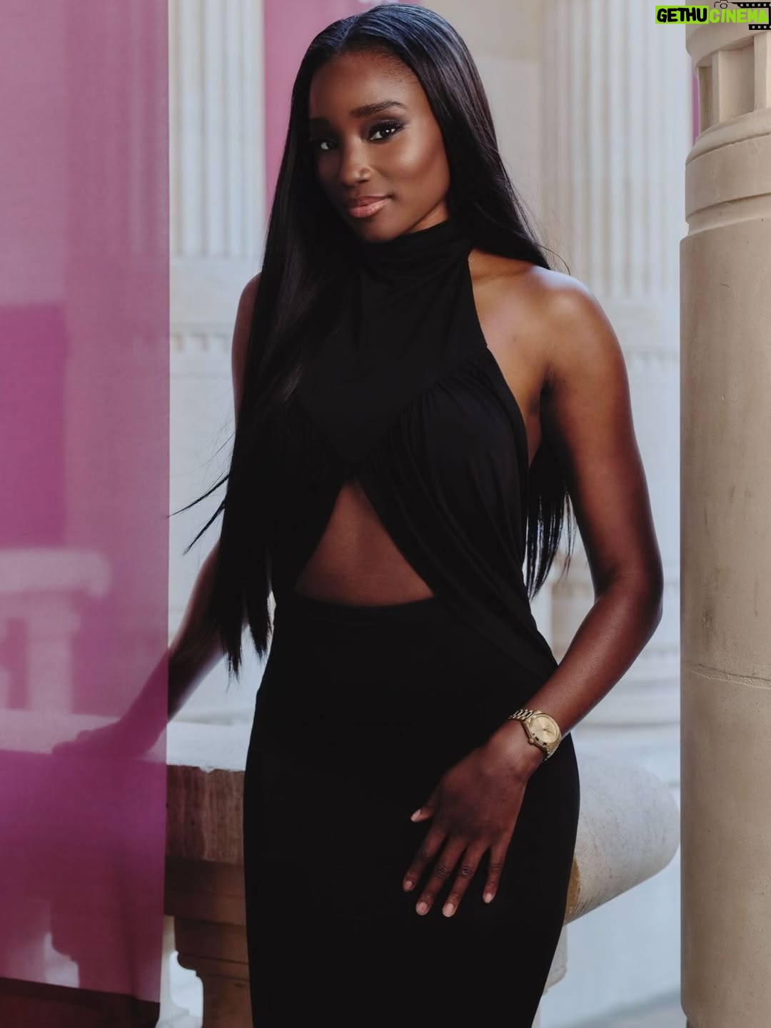 Karidja Touré - 11.1K Likes - Merci @omega ✨🤍

💇🏾‍♀️ @expertdenilsonpedro 
💄 @yacinediallo 
🪡 @ninaricci
  @harris_reed 
  @hugotoucas
📸 @valentinlecron