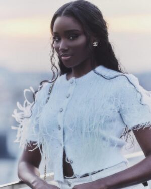 Karidja Touré Instagram - @chanelofficial 🍀

💄@yacinediallo 
💇🏾‍♀️@bonitaparis_ 
💇🏾‍♀️ @expertdenilsonpedro