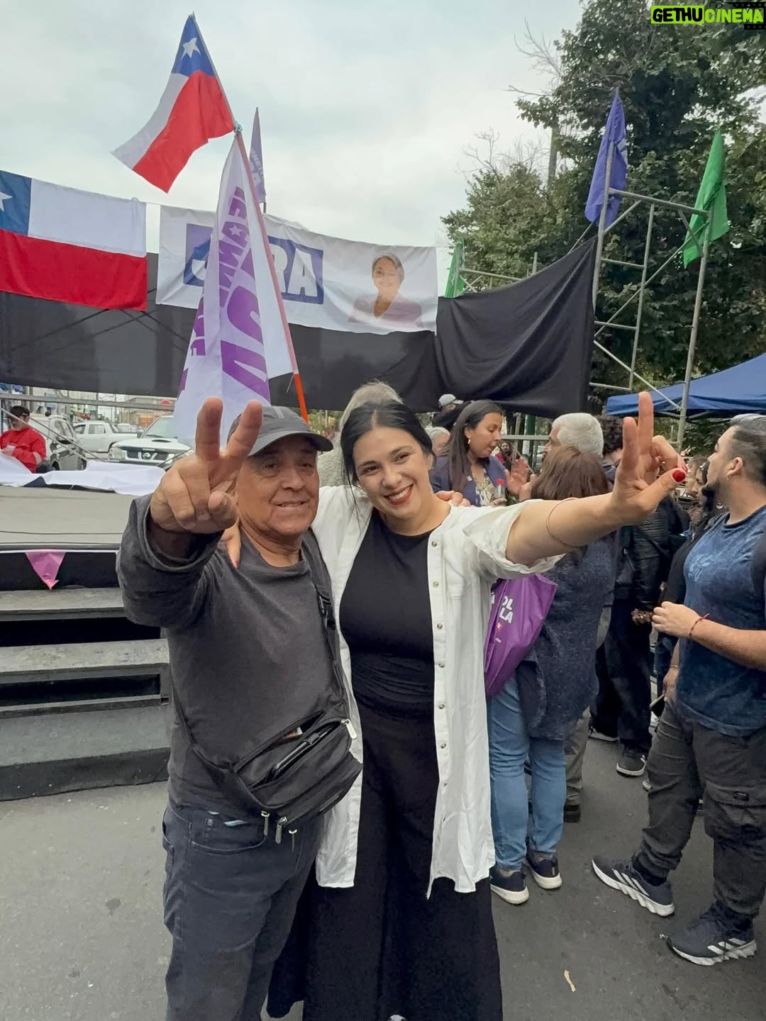 Karol Cariola - 6.5K Likes - Desde nuestro querido Valparaíso cerramos este proceso de campaña. Este domingo, con esperanza y convicción, votamos 2 ✌️ #JeannetteJaraPresidenta