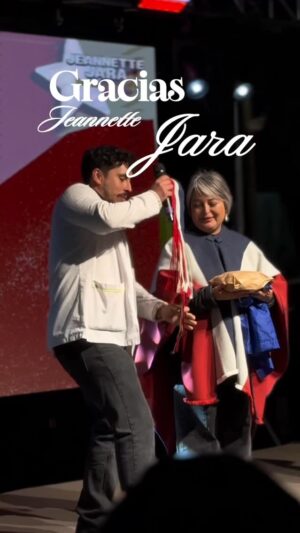 Karol Cariola Instagram - Muchas gracias por tu entrega, querida @jeannettejararoman . 
Demostraste una entereza y convicción inigualables. Fueron cientos de miles de chilenas y chilenos quienes creyeron en este proyecto, y sabemos que seguirás trabajando con la misma fuerza y compromiso por mejorar la vida de tantas personas.
Un abrazo enorme.