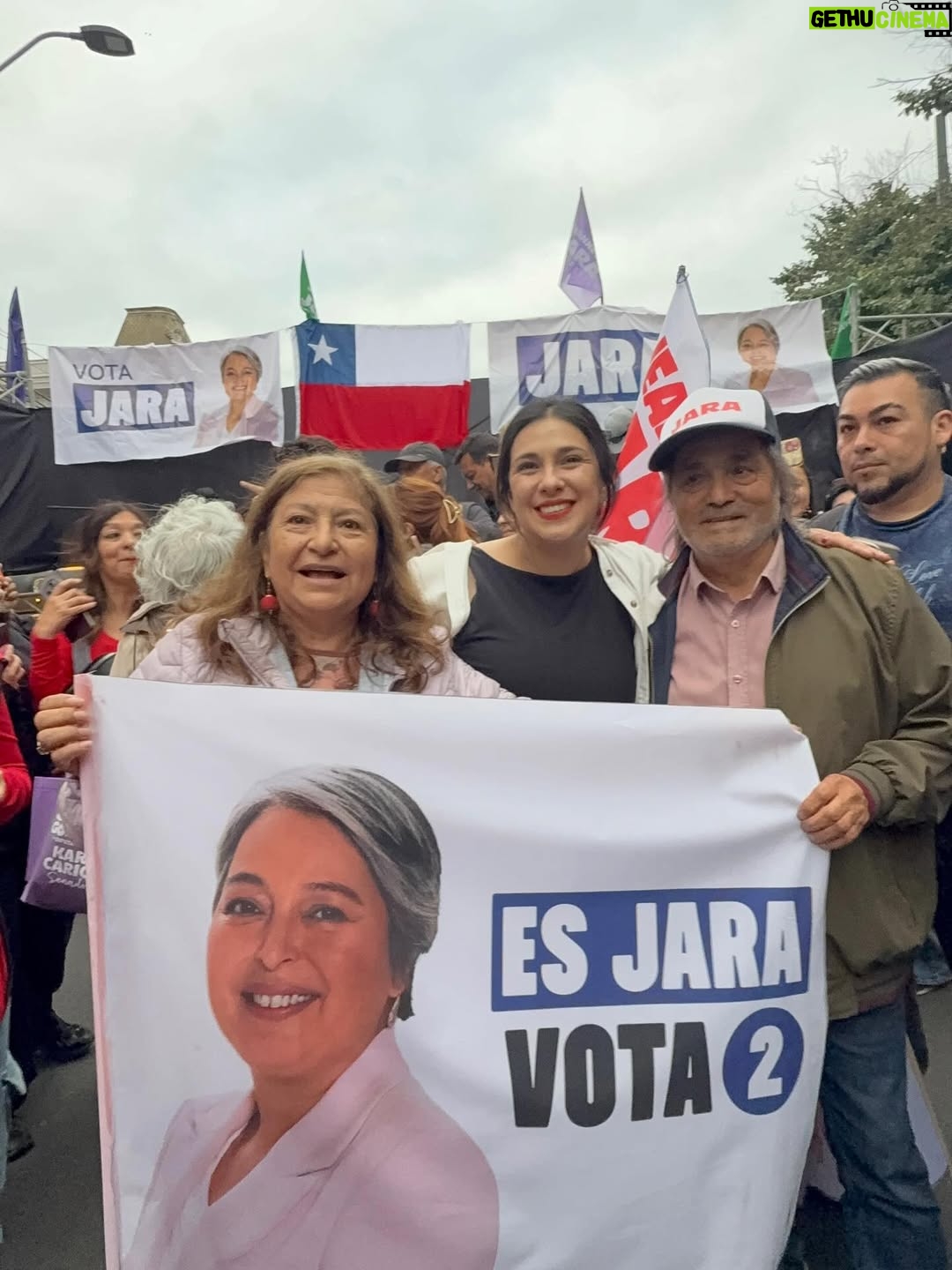 Karol Cariola - 6.5K Likes - Desde nuestro querido Valparaíso cerramos este proceso de campaña. Este domingo, con esperanza y convicción, votamos 2 ✌️ #JeannetteJaraPresidenta