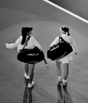 Karolína Muchová Instagram - Doubles trouble in Beijing 👻🧧
Made it to the semis with a lot of laughs (and maybe a few questionable tactics). 
It’s not the ending we hoped for, but your love made it all worth it🫰🏽🤍
谢谢你们!
#MucHon