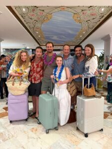 Karoline Herfurth Instagram - 🥳 it‘s a wrap!!! 🥳

@derperfekteurlaub 2026 im Kino 🍿
