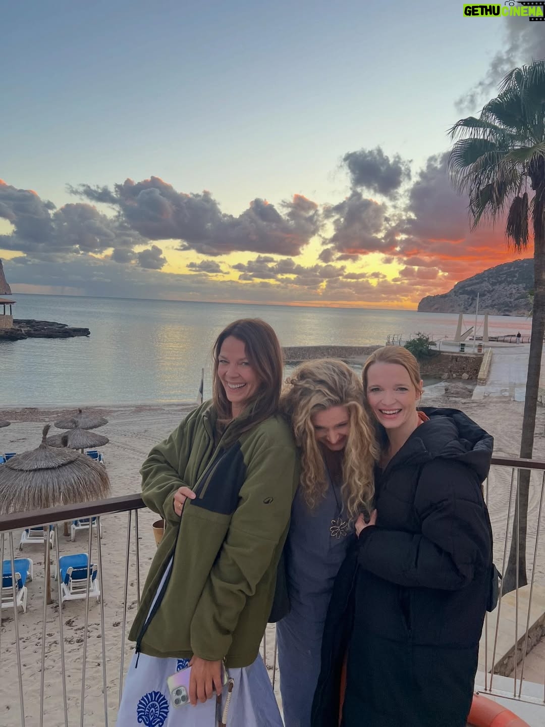 Karoline Herfurth - 29.4K Likes - 🥳 it‘s a wrap!!! 🥳

@derperfekteurlaub 2026 im Kino 🍿