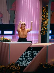 Karoline Herfurth Instagram - ✨moments…✨ by #wsmds 
Diesen Sonntag wieder…

20:15 @prosieben 
@jokoundklaas