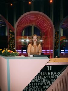 Karoline Herfurth Instagram - ✨moments…✨ by #wsmds 
Diesen Sonntag wieder…

20:15 @prosieben 
@jokoundklaas