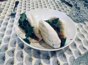Kate Mara Instagram - Thank you to @airbnb for treating me and my family to the most delicious #vegan chef service 💕
We have always loved using Airbnb when traveling and these new offerings are just as special! 
We cannot wait to try more Airbnb Services in the future.