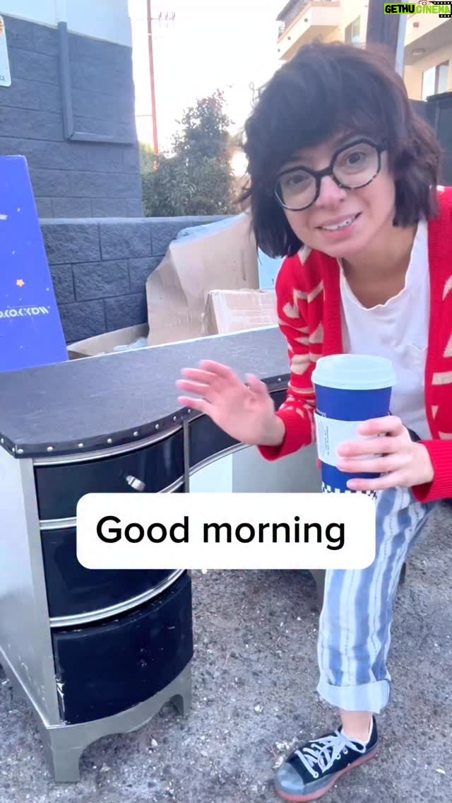 Kate Micucci - 11.4K Likes - I’ll be posting some of my favorite trash art videos from this past year. This was in an alley in LA. Little did I know that we’d be moving to NYC one month later. So much trash to draw on! 🗑️ 🖼️