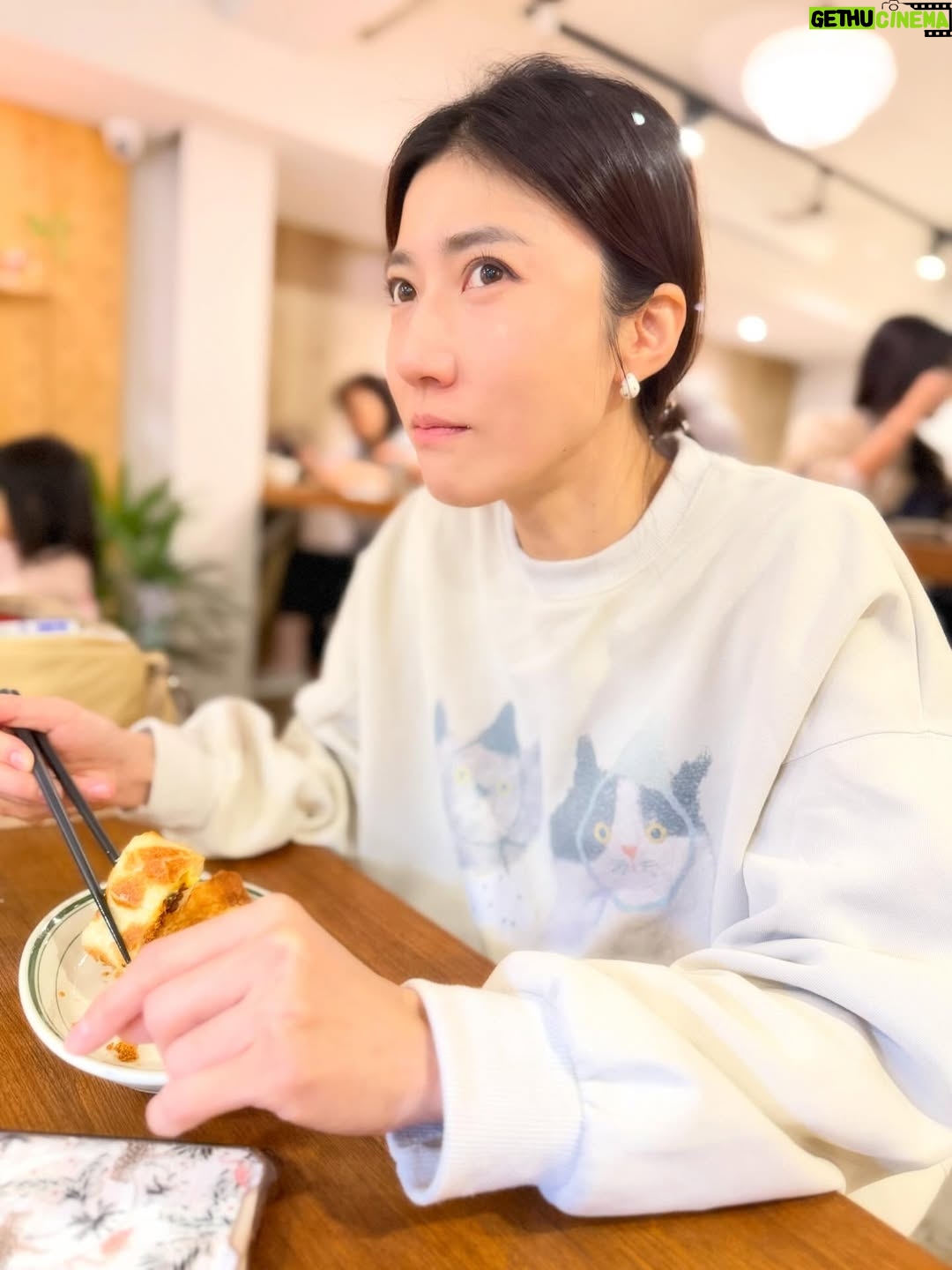 Kate Pang - 1.1K Likes - 想要夢想， 想要事業， 想要我們更好。但，陪你們的時間是不是越來越少了呢。。。
-
@kandiefamily @katepang311