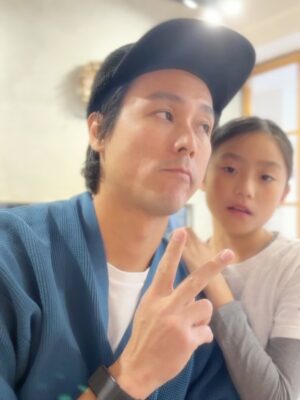 Kate Pang Instagram - 想要夢想， 想要事業， 想要我們更好。但，陪你們的時間是不是越來越少了呢。。。
-
@kandiefamily @katepang311