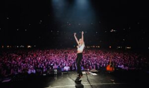 Katelyn Tarver Instagram - Amsterdam! Two nights at the ziggo dome! What an amsterDAYUM dream come true!
pics by @cathherber!