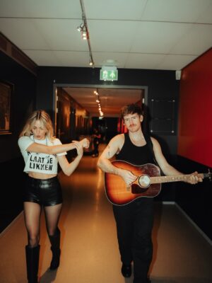 Katelyn Tarver Instagram - Amsterdam! Two nights at the ziggo dome! What an amsterDAYUM dream come true!
pics by @cathherber!