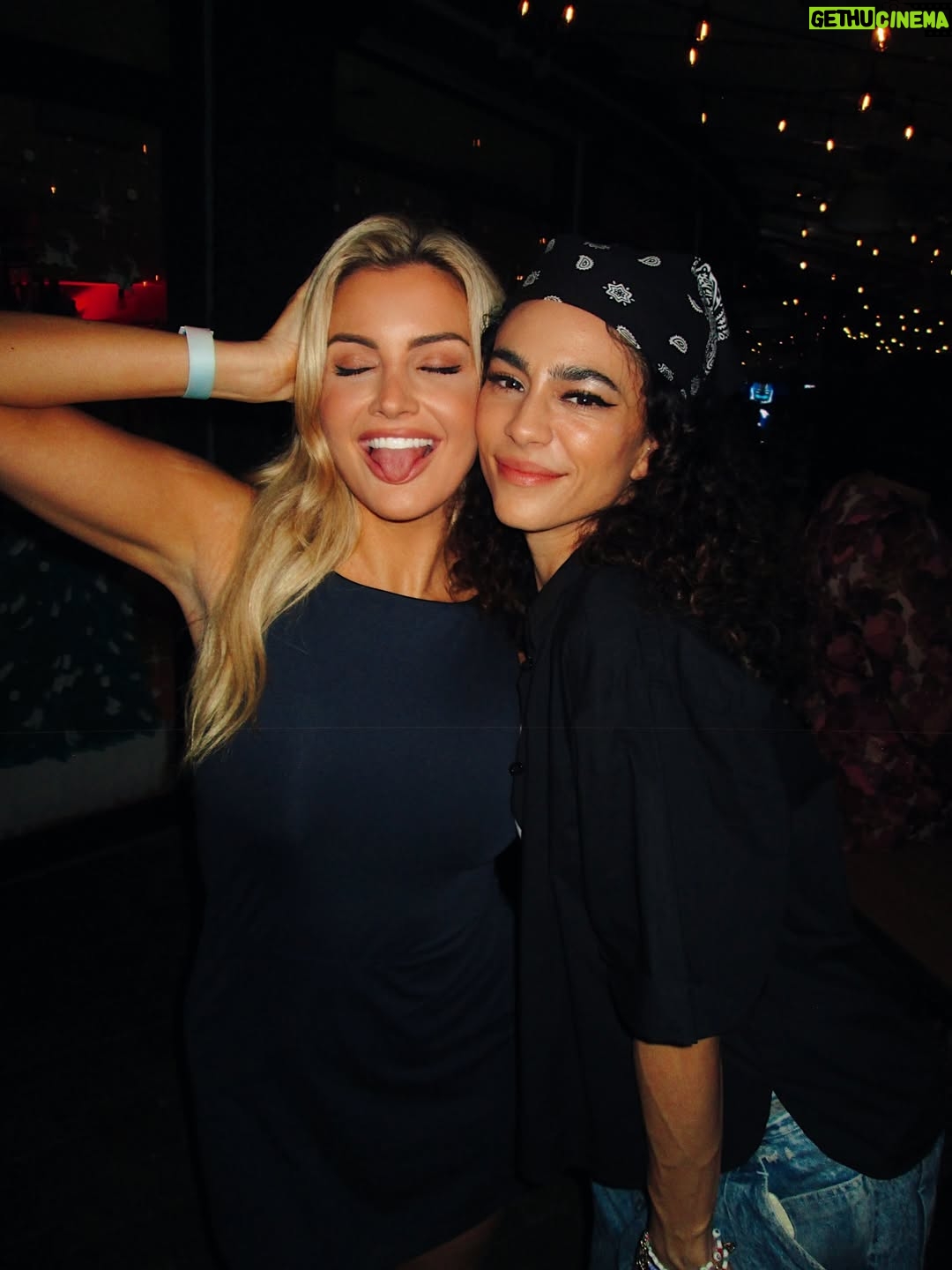 Kathryn Dunn - 2.7K Likes - Still smiling after my first @otecelebrityweekend 💙

We helped raise money for the Texas Children’s Cancer Fund, met the kindest fans, hung with our Big Brother   Amazing Race fam, and I even swam with dolphins at @discoverycove! Feeling so grateful for this wild life that I now get to share with my partner in crime, @jromophotography 🥰

And of course… scroll to the end to see what I conspired up this time✨😌

#bigbrother #theamazingrace #bb27 #tar38