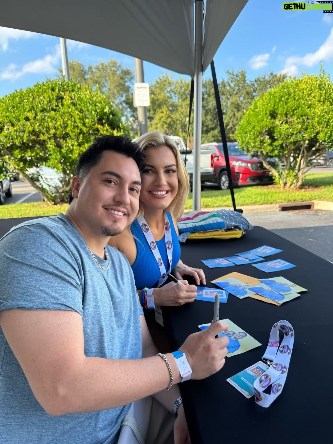 Kathryn Dunn - 2.7K Likes - Still smiling after my first @otecelebrityweekend 💙

We helped raise money for the Texas Children’s Cancer Fund, met the kindest fans, hung with our Big Brother   Amazing Race fam, and I even swam with dolphins at @discoverycove! Feeling so grateful for this wild life that I now get to share with my partner in crime, @jromophotography 🥰

And of course… scroll to the end to see what I conspired up this time✨😌

#bigbrother #theamazingrace #bb27 #tar38