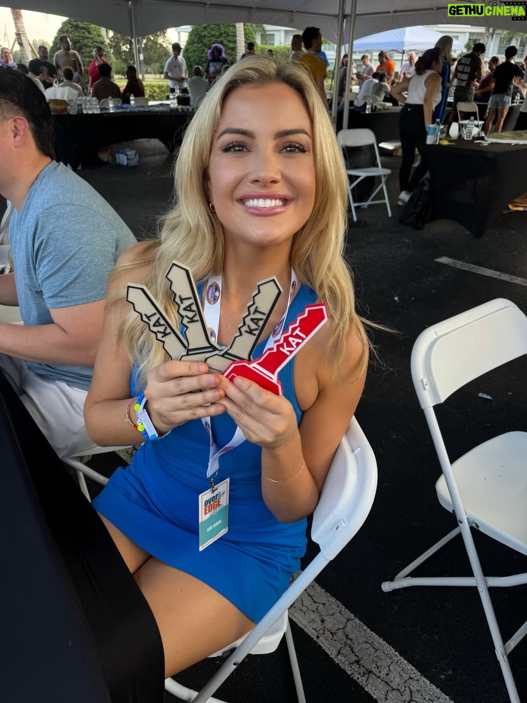 Kathryn Dunn - 2.7K Likes - Still smiling after my first @otecelebrityweekend 💙

We helped raise money for the Texas Children’s Cancer Fund, met the kindest fans, hung with our Big Brother   Amazing Race fam, and I even swam with dolphins at @discoverycove! Feeling so grateful for this wild life that I now get to share with my partner in crime, @jromophotography 🥰

And of course… scroll to the end to see what I conspired up this time✨😌

#bigbrother #theamazingrace #bb27 #tar38
