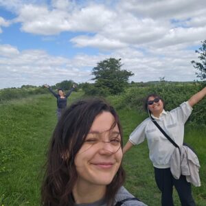 Kathryn Prescott Instagram - Four years, one god-sent CCTV camera, thirteen surgeries, fourteen frozen eggs, one reshaped hip, two new physical therapists, one new apartment, one new haircut only (progress) and many, many animals.