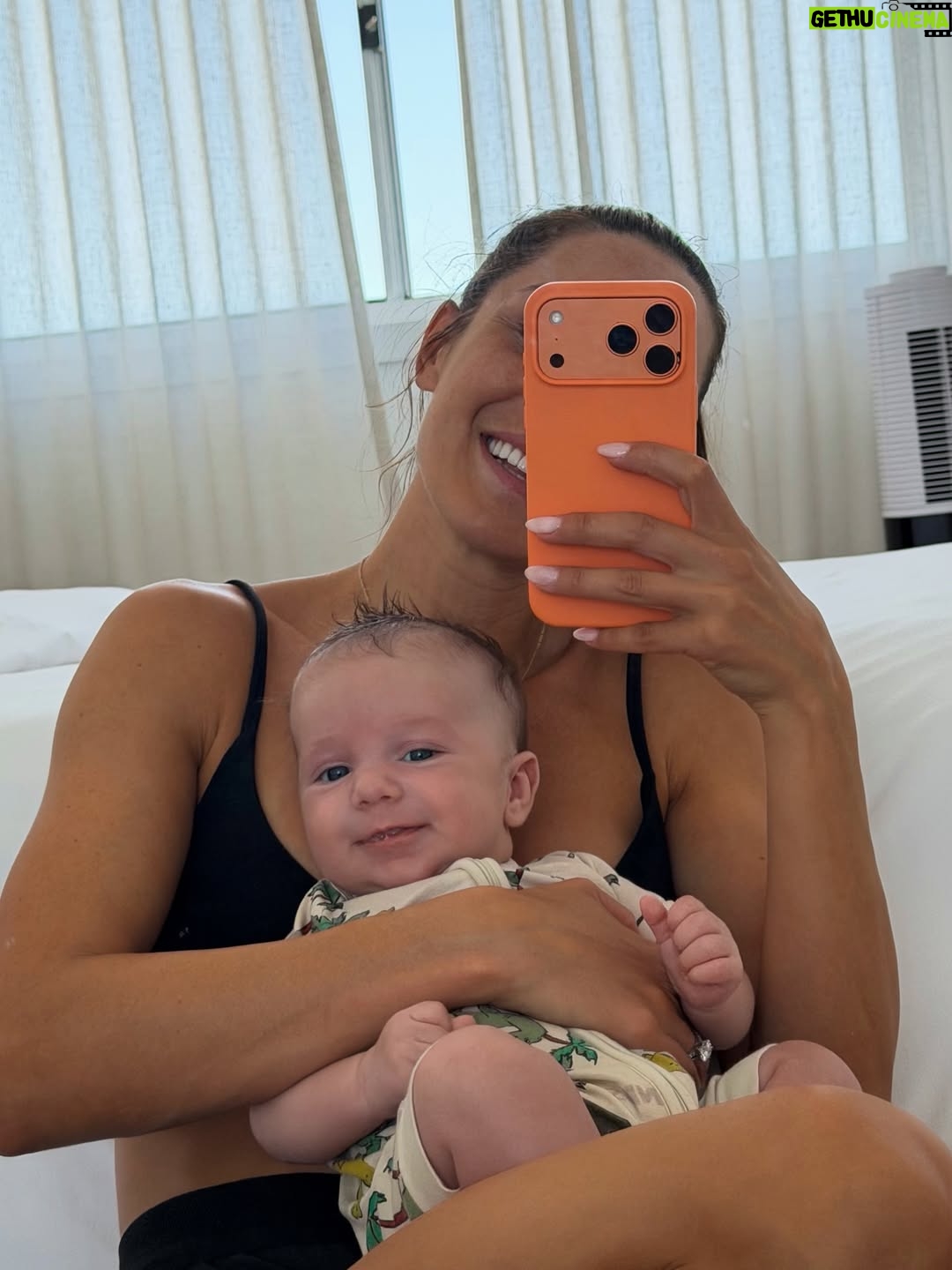 Kayla Itsines - 33.2K Likes - A whirlwind of emotions in the last quarter of this year 🤍 From travel, to family time, losing our dog 🕊️…. and everything in between 🥹 12 more days and we are heading off again … see you soon 🇦🇪 🇺🇸 😍