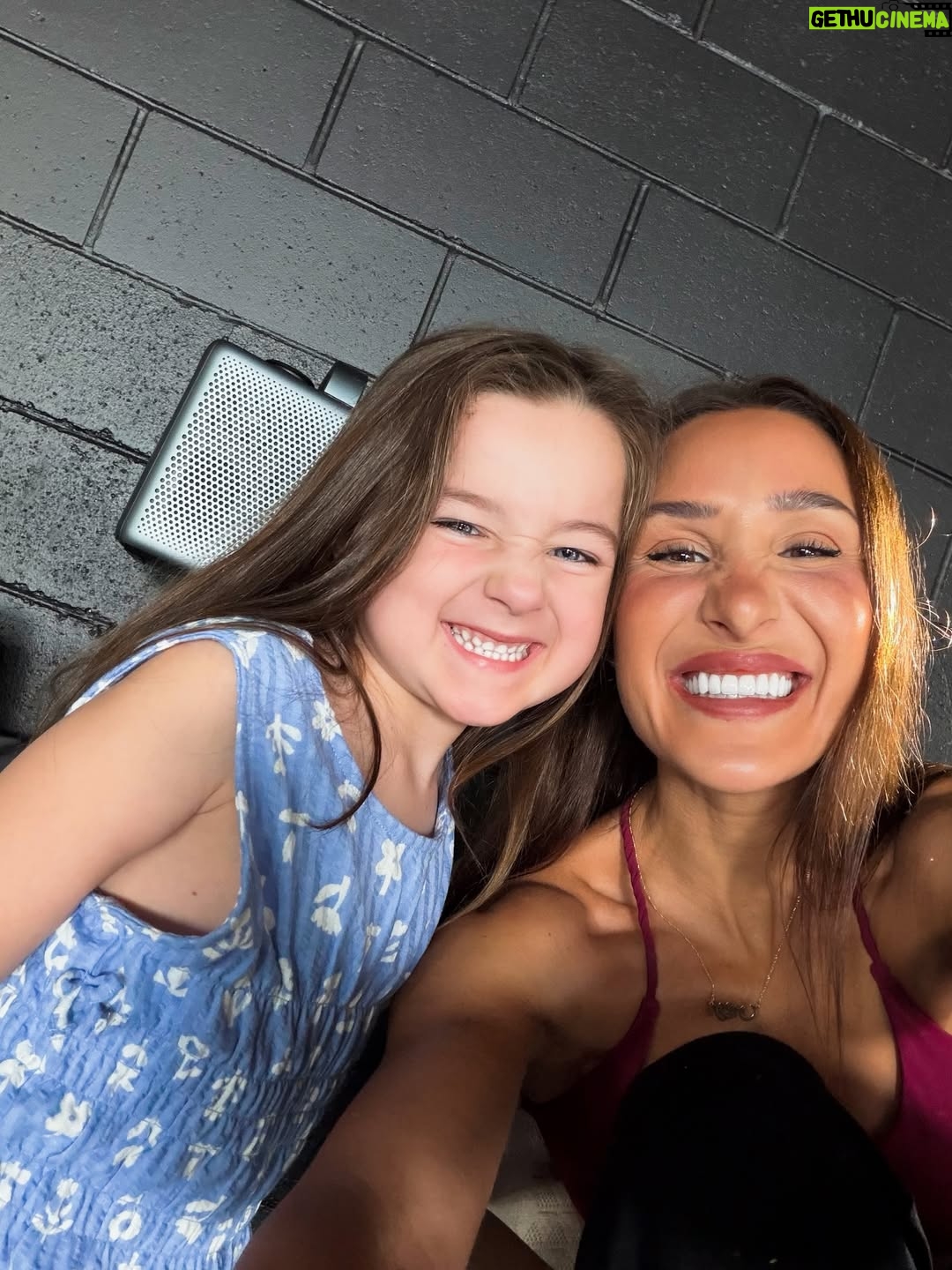 Kayla Itsines - 33.2K Likes - A whirlwind of emotions in the last quarter of this year 🤍 From travel, to family time, losing our dog 🕊️…. and everything in between 🥹 12 more days and we are heading off again … see you soon 🇦🇪 🇺🇸 😍