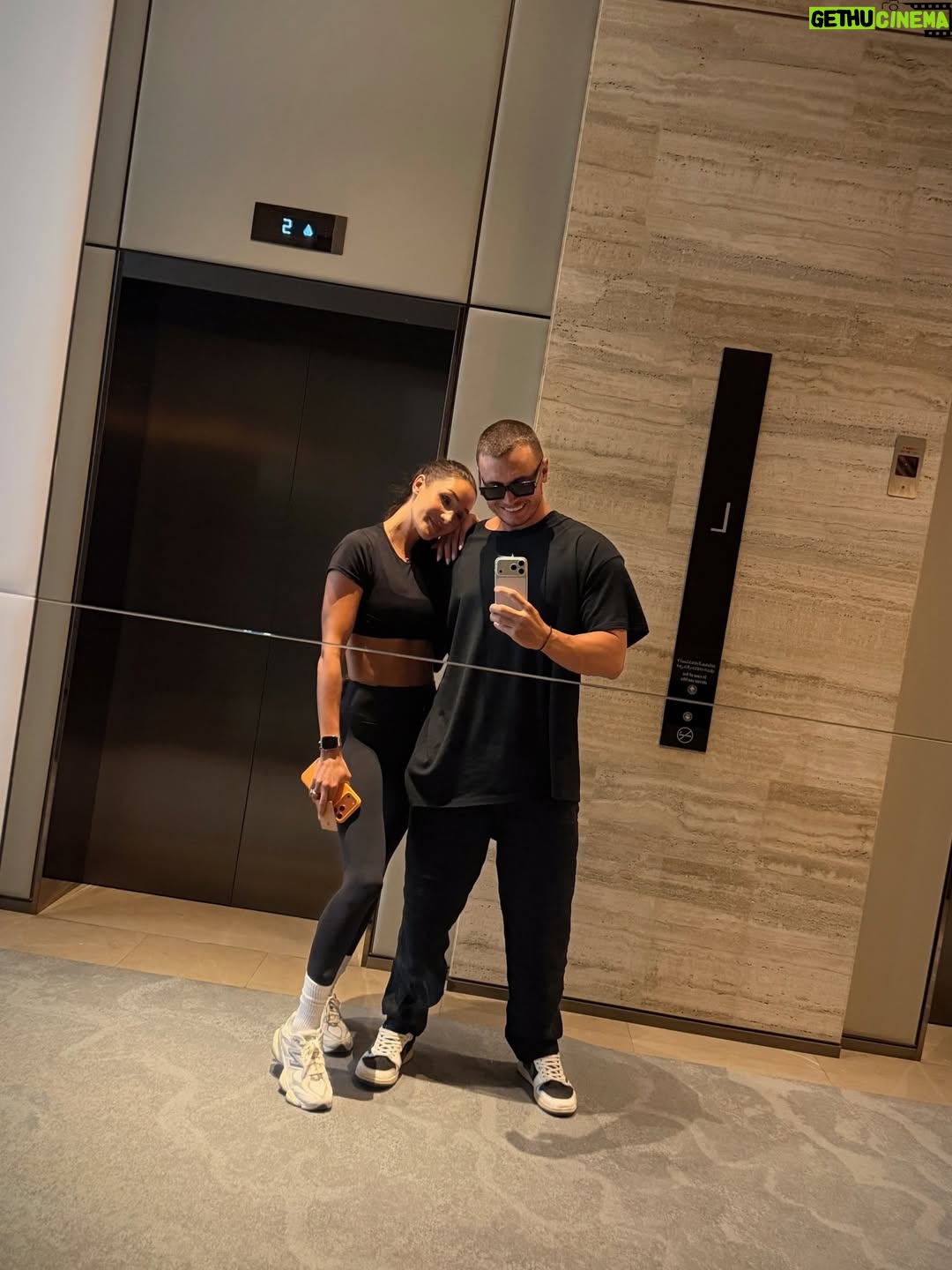 Kayla Itsines - 33.2K Likes - A whirlwind of emotions in the last quarter of this year 🤍 From travel, to family time, losing our dog 🕊️…. and everything in between 🥹 12 more days and we are heading off again … see you soon 🇦🇪 🇺🇸 😍