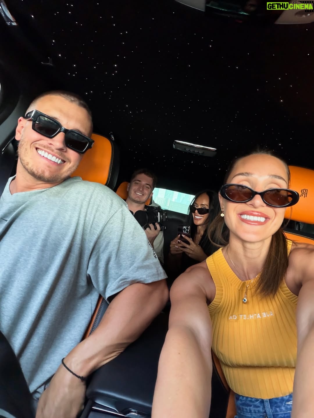 Kayla Itsines - 33.2K Likes - A whirlwind of emotions in the last quarter of this year 🤍 From travel, to family time, losing our dog 🕊️…. and everything in between 🥹 12 more days and we are heading off again … see you soon 🇦🇪 🇺🇸 😍