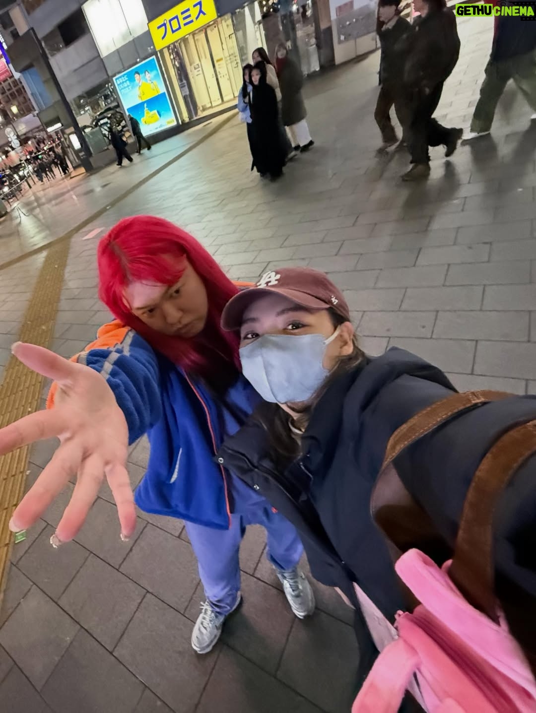 Kayo Noro - 38.4K Likes - M1グランプリも優勝🏆決まったところでm(_ _)m
記念投稿ということでw
全然関係ないんですけどw
・
大好きぺえちゃんとの思い出を投稿しますw
・
渋谷にて👯‍♀️
あーーーー！いるいるぅシリーズでお届けします☺️