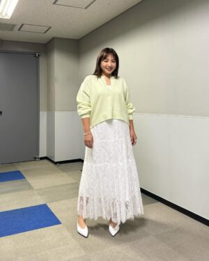 Kayo Noro Instagram - 衣装です  遅くなりました🙇🏻‍♀️
・
①knit @cadune_official
skirt @arpege_story
shoes @bananarepublic_jp
jewelry @unoaerre_japan
・
②overall universaloverall _jp
cut&sewn @robert.p.miller_official
mule @tsurubymarikooikawa
pierce @artidaoud
・
③cut&sewn @ships_women_official  @uhruhruhr
skirt @arpege_story
boots @zara 
jewelry @unoaerre_japan
・
④shirt @uncrave_official @onward__official
skirt @jdot_official_
sandal @dianashoespress
pierce @zuttoholic
ring  @unoaerre_japan 
・
⑤knit @ships_women_official 
pants @lepsim_official
mule @kanematsu_official
jewelry @artidaoud
・
⑥shirt @stola.jp
pants @qualite_official
pumps @kanematsu_official
jewelry @unoaerre_japan
・
⑦all in one @mystrada_official
blouses @index.official_
sandal @zara
jewelry @unoaerre_japan
・
⑧jacket @manof_official
knit @lounie_jp
skirt ,pumps @tsurubymarikooikawa
pearl pierce,pearl ring@artidaoud
bangle,ring @unoaerre_japan
・
⑨longsleeve jersey ,pants,sneaker @pumajapan
jewelry @e.m._official
・
⑩sweater @firsthand__official __official
cut&sewn,pants @gap_jp,@gap
sneaker @ugg
pierce @unoaerre_japan
・
⑪knit @ships_women_official
lace blouse @maisonspecial_women
skirt @firsthand__official 
boot @tsurubymarikooikawa
jewelry @unoaerre_japan
・
⑫cardigan @stola.jp
tank top @ships_women_official
pants @mystrada_official
mule @kanematsu_official
pierce @unoaerre_japan
blacelet,rings @zuttoholic
・
⑬blouse @cadune_official
pants @norc.jp
pumps @dianashoespress
pierce,ring @zuttoholic 
a ring on the left hand  @unoaerre_japan
・
⑭knit @cadune_official
skirt @mystrada_official
mule @dianashoespress
jewelry @unoaerre_japan
・
⑮knit @cygne_2
skirt @jdot_official_
pumps @tsurubymarikooikawa
jewelry @unoaerre_japan
・
⑯knit polo @manof_official
blue knit @stola.jp
skirt @dresslaveofficial
flat shoes @charleskeithofficial
jewelry @unoaerre_japan
・
⑰one piece,knit vest @arpege_story
boots @charleskeithofficial
jewelry @unoaerre_japan
・
⑱knit @elura_official
skirt @freada_official @freaksstore_official
boots @kanematsu_official
jewelry @zuttoholic
・
⑲sweater with frill @firsthand__official 
pants @freaksstore_official
shoes @grise.jp @letalon_jp
jewelry @unoaerre_japan