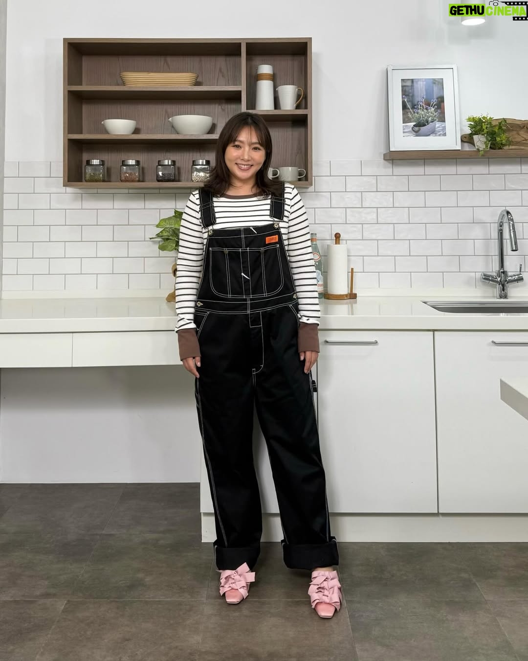 Kayo Noro - 38.3K Likes - 衣装です  遅くなりました🙇🏻‍♀️
・
①knit @cadune_official
skirt @arpege_story
shoes @bananarepublic_jp
jewelry @unoaerre_japan
・
②overall universaloverall _jp
cut&sewn @robert.p.miller_official
mule @tsurubymarikooikawa
pierce @artidaoud
・
③cut&sewn @ships_women_official  @uhruhruhr
skirt @arpege_story
boots @zara 
jewelry @unoaerre_japan
・
④shirt @uncrave_official @onward__official
skirt @jdot_official_
sandal @dianashoespress
pierce @zuttoholic
ring  @unoaerre_japan 
・
⑤knit @ships_women_official 
pants @lepsim_official
mule @kanematsu_official
jewelry @artidaoud
・
⑥shirt @stola.jp
pants @qualite_official
pumps @kanematsu_official
jewelry @unoaerre_japan
・
⑦all in one @mystrada_official
blouses @index.official_
sandal @zara
jewelry @unoaerre_japan
・
⑧jacket @manof_official
knit @lounie_jp
skirt ,pumps @tsurubymarikooikawa
pearl pierce,pearl ring@artidaoud
bangle,ring @unoaerre_japan
・
⑨longsleeve jersey ,pants,sneaker @pumajapan
jewelry @e.m._official
・
⑩sweater @firsthand__official __official
cut&sewn,pants @gap_jp,@gap
sneaker @ugg
pierce @unoaerre_japan
・
⑪knit @ships_women_official
lace blouse @maisonspecial_women
skirt @firsthand__official 
boot @tsurubymarikooikawa
jewelry @unoaerre_japan
・
⑫cardigan @stola.jp
tank top @ships_women_official
pants @mystrada_official
mule @kanematsu_official
pierce @unoaerre_japan
blacelet,rings @zuttoholic
・
⑬blouse @cadune_official
pants @norc.jp
pumps @dianashoespress
pierce,ring @zuttoholic 
a ring on the left hand  @unoaerre_japan
・
⑭knit @cadune_official
skirt @mystrada_official
mule @dianashoespress
jewelry @unoaerre_japan
・
⑮knit @cygne_2
skirt @jdot_official_
pumps @tsurubymarikooikawa
jewelry @unoaerre_japan
・
⑯knit polo @manof_official
blue knit @stola.jp
skirt @dresslaveofficial
flat shoes @charleskeithofficial
jewelry @unoaerre_japan
・
⑰one piece,knit vest @arpege_story
boots @charleskeithofficial
jewelry @unoaerre_japan
・
⑱knit @elura_official
skirt @freada_official @freaksstore_official
boots @kanematsu_official
jewelry @zuttoholic
・
⑲sweater with frill @firsthand__official 
pants @freaksstore_official
shoes @grise.jp @letalon_jp
jewelry @unoaerre_japan
