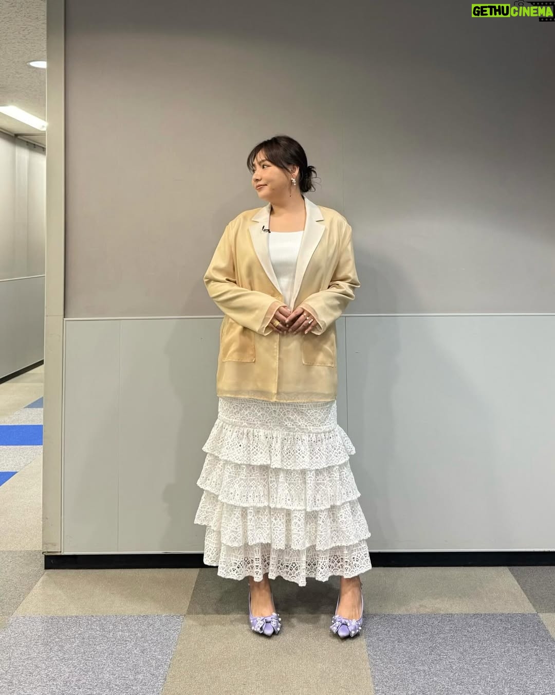 Kayo Noro - 38.3K Likes - 衣装です  遅くなりました🙇🏻‍♀️
・
①knit @cadune_official
skirt @arpege_story
shoes @bananarepublic_jp
jewelry @unoaerre_japan
・
②overall universaloverall _jp
cut&sewn @robert.p.miller_official
mule @tsurubymarikooikawa
pierce @artidaoud
・
③cut&sewn @ships_women_official  @uhruhruhr
skirt @arpege_story
boots @zara 
jewelry @unoaerre_japan
・
④shirt @uncrave_official @onward__official
skirt @jdot_official_
sandal @dianashoespress
pierce @zuttoholic
ring  @unoaerre_japan 
・
⑤knit @ships_women_official 
pants @lepsim_official
mule @kanematsu_official
jewelry @artidaoud
・
⑥shirt @stola.jp
pants @qualite_official
pumps @kanematsu_official
jewelry @unoaerre_japan
・
⑦all in one @mystrada_official
blouses @index.official_
sandal @zara
jewelry @unoaerre_japan
・
⑧jacket @manof_official
knit @lounie_jp
skirt ,pumps @tsurubymarikooikawa
pearl pierce,pearl ring@artidaoud
bangle,ring @unoaerre_japan
・
⑨longsleeve jersey ,pants,sneaker @pumajapan
jewelry @e.m._official
・
⑩sweater @firsthand__official __official
cut&sewn,pants @gap_jp,@gap
sneaker @ugg
pierce @unoaerre_japan
・
⑪knit @ships_women_official
lace blouse @maisonspecial_women
skirt @firsthand__official 
boot @tsurubymarikooikawa
jewelry @unoaerre_japan
・
⑫cardigan @stola.jp
tank top @ships_women_official
pants @mystrada_official
mule @kanematsu_official
pierce @unoaerre_japan
blacelet,rings @zuttoholic
・
⑬blouse @cadune_official
pants @norc.jp
pumps @dianashoespress
pierce,ring @zuttoholic 
a ring on the left hand  @unoaerre_japan
・
⑭knit @cadune_official
skirt @mystrada_official
mule @dianashoespress
jewelry @unoaerre_japan
・
⑮knit @cygne_2
skirt @jdot_official_
pumps @tsurubymarikooikawa
jewelry @unoaerre_japan
・
⑯knit polo @manof_official
blue knit @stola.jp
skirt @dresslaveofficial
flat shoes @charleskeithofficial
jewelry @unoaerre_japan
・
⑰one piece,knit vest @arpege_story
boots @charleskeithofficial
jewelry @unoaerre_japan
・
⑱knit @elura_official
skirt @freada_official @freaksstore_official
boots @kanematsu_official
jewelry @zuttoholic
・
⑲sweater with frill @firsthand__official 
pants @freaksstore_official
shoes @grise.jp @letalon_jp
jewelry @unoaerre_japan