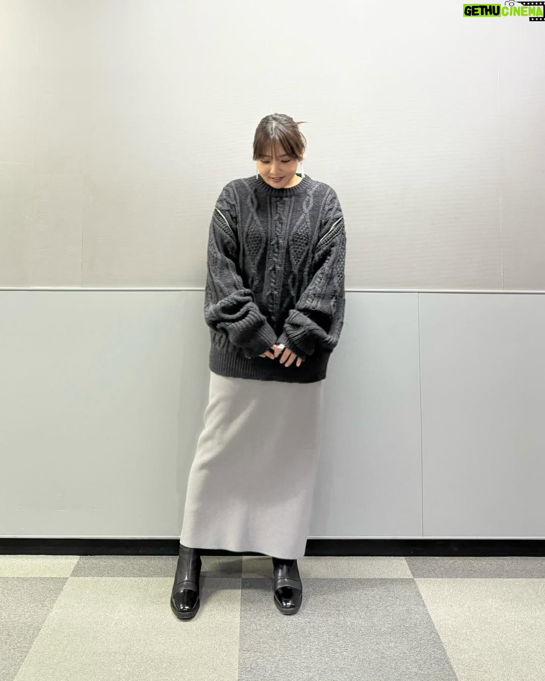 Kayo Noro - 38.3K Likes - 衣装です  遅くなりました🙇🏻‍♀️
・
①knit @cadune_official
skirt @arpege_story
shoes @bananarepublic_jp
jewelry @unoaerre_japan
・
②overall universaloverall _jp
cut&sewn @robert.p.miller_official
mule @tsurubymarikooikawa
pierce @artidaoud
・
③cut&sewn @ships_women_official  @uhruhruhr
skirt @arpege_story
boots @zara 
jewelry @unoaerre_japan
・
④shirt @uncrave_official @onward__official
skirt @jdot_official_
sandal @dianashoespress
pierce @zuttoholic
ring  @unoaerre_japan 
・
⑤knit @ships_women_official 
pants @lepsim_official
mule @kanematsu_official
jewelry @artidaoud
・
⑥shirt @stola.jp
pants @qualite_official
pumps @kanematsu_official
jewelry @unoaerre_japan
・
⑦all in one @mystrada_official
blouses @index.official_
sandal @zara
jewelry @unoaerre_japan
・
⑧jacket @manof_official
knit @lounie_jp
skirt ,pumps @tsurubymarikooikawa
pearl pierce,pearl ring@artidaoud
bangle,ring @unoaerre_japan
・
⑨longsleeve jersey ,pants,sneaker @pumajapan
jewelry @e.m._official
・
⑩sweater @firsthand__official __official
cut&sewn,pants @gap_jp,@gap
sneaker @ugg
pierce @unoaerre_japan
・
⑪knit @ships_women_official
lace blouse @maisonspecial_women
skirt @firsthand__official 
boot @tsurubymarikooikawa
jewelry @unoaerre_japan
・
⑫cardigan @stola.jp
tank top @ships_women_official
pants @mystrada_official
mule @kanematsu_official
pierce @unoaerre_japan
blacelet,rings @zuttoholic
・
⑬blouse @cadune_official
pants @norc.jp
pumps @dianashoespress
pierce,ring @zuttoholic 
a ring on the left hand  @unoaerre_japan
・
⑭knit @cadune_official
skirt @mystrada_official
mule @dianashoespress
jewelry @unoaerre_japan
・
⑮knit @cygne_2
skirt @jdot_official_
pumps @tsurubymarikooikawa
jewelry @unoaerre_japan
・
⑯knit polo @manof_official
blue knit @stola.jp
skirt @dresslaveofficial
flat shoes @charleskeithofficial
jewelry @unoaerre_japan
・
⑰one piece,knit vest @arpege_story
boots @charleskeithofficial
jewelry @unoaerre_japan
・
⑱knit @elura_official
skirt @freada_official @freaksstore_official
boots @kanematsu_official
jewelry @zuttoholic
・
⑲sweater with frill @firsthand__official 
pants @freaksstore_official
shoes @grise.jp @letalon_jp
jewelry @unoaerre_japan
