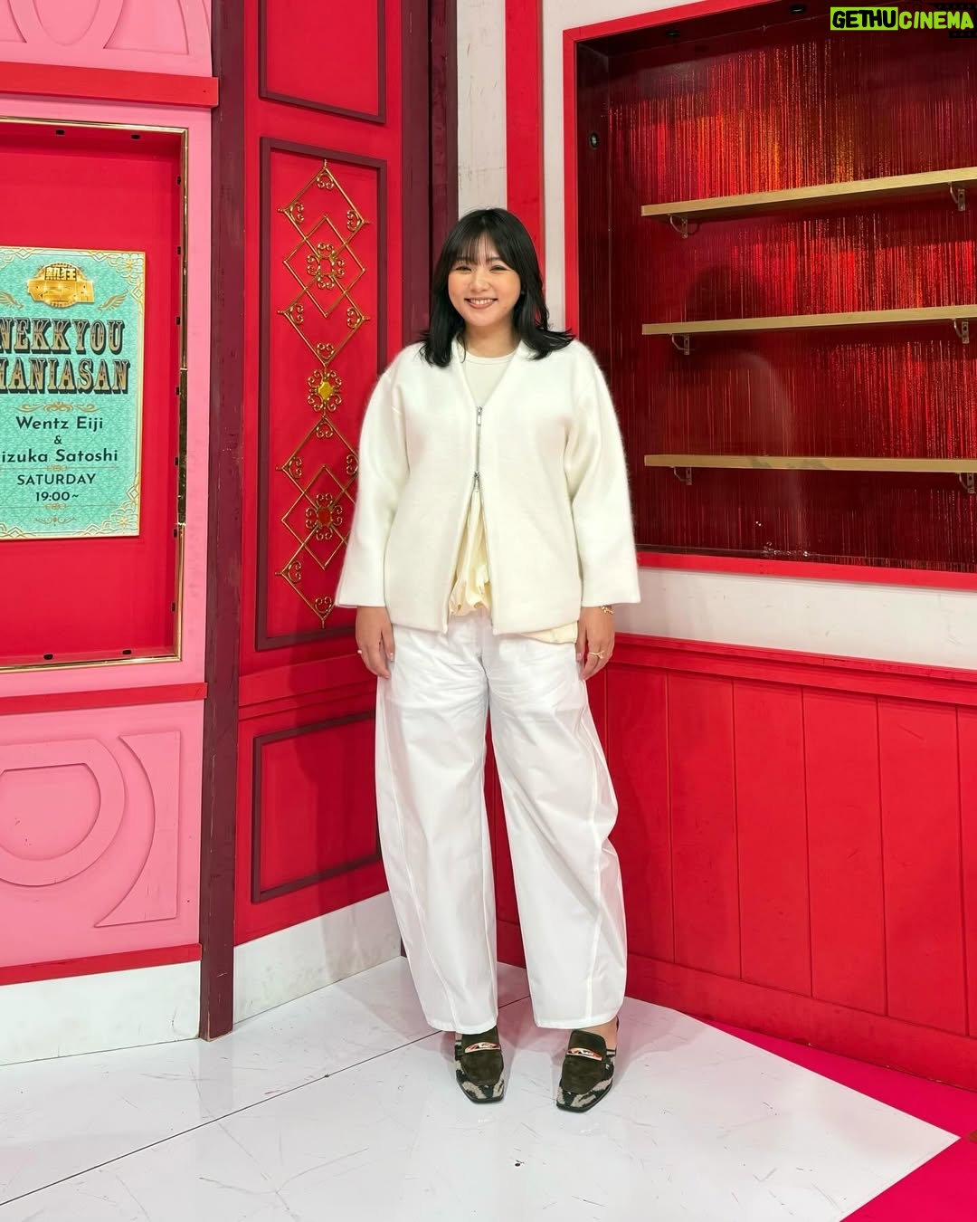 Kayo Noro - 38.3K Likes - 衣装です  遅くなりました🙇🏻‍♀️
・
①knit @cadune_official
skirt @arpege_story
shoes @bananarepublic_jp
jewelry @unoaerre_japan
・
②overall universaloverall _jp
cut&sewn @robert.p.miller_official
mule @tsurubymarikooikawa
pierce @artidaoud
・
③cut&sewn @ships_women_official  @uhruhruhr
skirt @arpege_story
boots @zara 
jewelry @unoaerre_japan
・
④shirt @uncrave_official @onward__official
skirt @jdot_official_
sandal @dianashoespress
pierce @zuttoholic
ring  @unoaerre_japan 
・
⑤knit @ships_women_official 
pants @lepsim_official
mule @kanematsu_official
jewelry @artidaoud
・
⑥shirt @stola.jp
pants @qualite_official
pumps @kanematsu_official
jewelry @unoaerre_japan
・
⑦all in one @mystrada_official
blouses @index.official_
sandal @zara
jewelry @unoaerre_japan
・
⑧jacket @manof_official
knit @lounie_jp
skirt ,pumps @tsurubymarikooikawa
pearl pierce,pearl ring@artidaoud
bangle,ring @unoaerre_japan
・
⑨longsleeve jersey ,pants,sneaker @pumajapan
jewelry @e.m._official
・
⑩sweater @firsthand__official __official
cut&sewn,pants @gap_jp,@gap
sneaker @ugg
pierce @unoaerre_japan
・
⑪knit @ships_women_official
lace blouse @maisonspecial_women
skirt @firsthand__official 
boot @tsurubymarikooikawa
jewelry @unoaerre_japan
・
⑫cardigan @stola.jp
tank top @ships_women_official
pants @mystrada_official
mule @kanematsu_official
pierce @unoaerre_japan
blacelet,rings @zuttoholic
・
⑬blouse @cadune_official
pants @norc.jp
pumps @dianashoespress
pierce,ring @zuttoholic 
a ring on the left hand  @unoaerre_japan
・
⑭knit @cadune_official
skirt @mystrada_official
mule @dianashoespress
jewelry @unoaerre_japan
・
⑮knit @cygne_2
skirt @jdot_official_
pumps @tsurubymarikooikawa
jewelry @unoaerre_japan
・
⑯knit polo @manof_official
blue knit @stola.jp
skirt @dresslaveofficial
flat shoes @charleskeithofficial
jewelry @unoaerre_japan
・
⑰one piece,knit vest @arpege_story
boots @charleskeithofficial
jewelry @unoaerre_japan
・
⑱knit @elura_official
skirt @freada_official @freaksstore_official
boots @kanematsu_official
jewelry @zuttoholic
・
⑲sweater with frill @firsthand__official 
pants @freaksstore_official
shoes @grise.jp @letalon_jp
jewelry @unoaerre_japan
