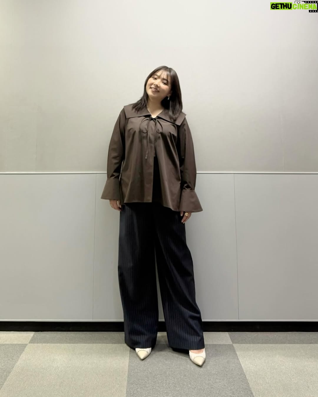 Kayo Noro - 38.3K Likes - 衣装です  遅くなりました🙇🏻‍♀️
・
①knit @cadune_official
skirt @arpege_story
shoes @bananarepublic_jp
jewelry @unoaerre_japan
・
②overall universaloverall _jp
cut&sewn @robert.p.miller_official
mule @tsurubymarikooikawa
pierce @artidaoud
・
③cut&sewn @ships_women_official  @uhruhruhr
skirt @arpege_story
boots @zara 
jewelry @unoaerre_japan
・
④shirt @uncrave_official @onward__official
skirt @jdot_official_
sandal @dianashoespress
pierce @zuttoholic
ring  @unoaerre_japan 
・
⑤knit @ships_women_official 
pants @lepsim_official
mule @kanematsu_official
jewelry @artidaoud
・
⑥shirt @stola.jp
pants @qualite_official
pumps @kanematsu_official
jewelry @unoaerre_japan
・
⑦all in one @mystrada_official
blouses @index.official_
sandal @zara
jewelry @unoaerre_japan
・
⑧jacket @manof_official
knit @lounie_jp
skirt ,pumps @tsurubymarikooikawa
pearl pierce,pearl ring@artidaoud
bangle,ring @unoaerre_japan
・
⑨longsleeve jersey ,pants,sneaker @pumajapan
jewelry @e.m._official
・
⑩sweater @firsthand__official __official
cut&sewn,pants @gap_jp,@gap
sneaker @ugg
pierce @unoaerre_japan
・
⑪knit @ships_women_official
lace blouse @maisonspecial_women
skirt @firsthand__official 
boot @tsurubymarikooikawa
jewelry @unoaerre_japan
・
⑫cardigan @stola.jp
tank top @ships_women_official
pants @mystrada_official
mule @kanematsu_official
pierce @unoaerre_japan
blacelet,rings @zuttoholic
・
⑬blouse @cadune_official
pants @norc.jp
pumps @dianashoespress
pierce,ring @zuttoholic 
a ring on the left hand  @unoaerre_japan
・
⑭knit @cadune_official
skirt @mystrada_official
mule @dianashoespress
jewelry @unoaerre_japan
・
⑮knit @cygne_2
skirt @jdot_official_
pumps @tsurubymarikooikawa
jewelry @unoaerre_japan
・
⑯knit polo @manof_official
blue knit @stola.jp
skirt @dresslaveofficial
flat shoes @charleskeithofficial
jewelry @unoaerre_japan
・
⑰one piece,knit vest @arpege_story
boots @charleskeithofficial
jewelry @unoaerre_japan
・
⑱knit @elura_official
skirt @freada_official @freaksstore_official
boots @kanematsu_official
jewelry @zuttoholic
・
⑲sweater with frill @firsthand__official 
pants @freaksstore_official
shoes @grise.jp @letalon_jp
jewelry @unoaerre_japan