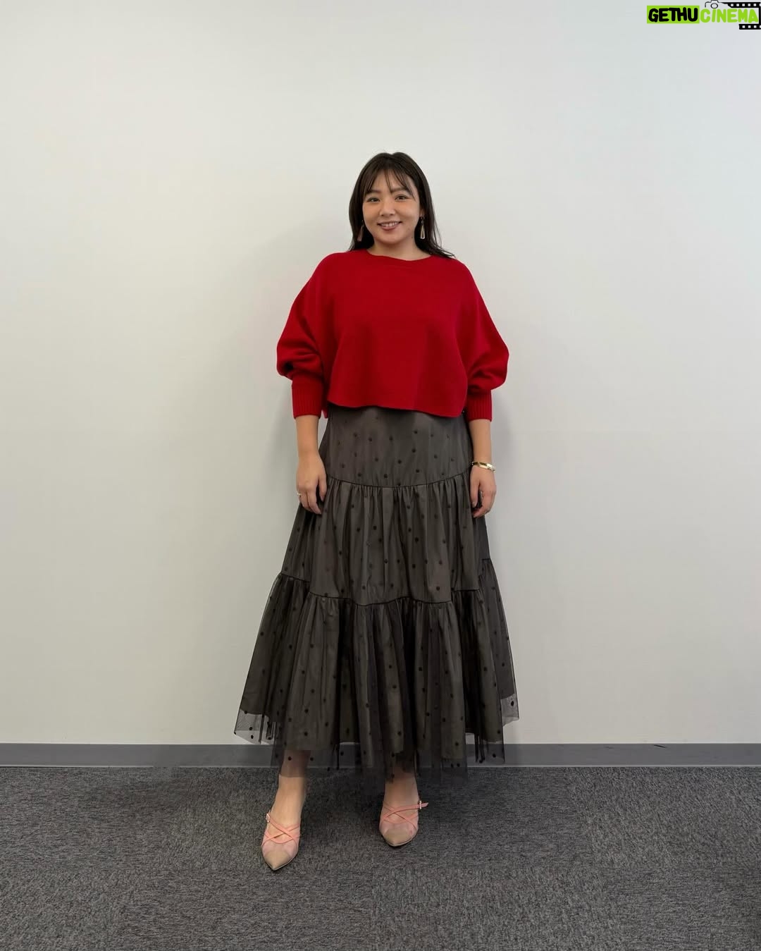 Kayo Noro - 38.3K Likes - 衣装です  遅くなりました🙇🏻‍♀️
・
①knit @cadune_official
skirt @arpege_story
shoes @bananarepublic_jp
jewelry @unoaerre_japan
・
②overall universaloverall _jp
cut&sewn @robert.p.miller_official
mule @tsurubymarikooikawa
pierce @artidaoud
・
③cut&sewn @ships_women_official  @uhruhruhr
skirt @arpege_story
boots @zara 
jewelry @unoaerre_japan
・
④shirt @uncrave_official @onward__official
skirt @jdot_official_
sandal @dianashoespress
pierce @zuttoholic
ring  @unoaerre_japan 
・
⑤knit @ships_women_official 
pants @lepsim_official
mule @kanematsu_official
jewelry @artidaoud
・
⑥shirt @stola.jp
pants @qualite_official
pumps @kanematsu_official
jewelry @unoaerre_japan
・
⑦all in one @mystrada_official
blouses @index.official_
sandal @zara
jewelry @unoaerre_japan
・
⑧jacket @manof_official
knit @lounie_jp
skirt ,pumps @tsurubymarikooikawa
pearl pierce,pearl ring@artidaoud
bangle,ring @unoaerre_japan
・
⑨longsleeve jersey ,pants,sneaker @pumajapan
jewelry @e.m._official
・
⑩sweater @firsthand__official __official
cut&sewn,pants @gap_jp,@gap
sneaker @ugg
pierce @unoaerre_japan
・
⑪knit @ships_women_official
lace blouse @maisonspecial_women
skirt @firsthand__official 
boot @tsurubymarikooikawa
jewelry @unoaerre_japan
・
⑫cardigan @stola.jp
tank top @ships_women_official
pants @mystrada_official
mule @kanematsu_official
pierce @unoaerre_japan
blacelet,rings @zuttoholic
・
⑬blouse @cadune_official
pants @norc.jp
pumps @dianashoespress
pierce,ring @zuttoholic 
a ring on the left hand  @unoaerre_japan
・
⑭knit @cadune_official
skirt @mystrada_official
mule @dianashoespress
jewelry @unoaerre_japan
・
⑮knit @cygne_2
skirt @jdot_official_
pumps @tsurubymarikooikawa
jewelry @unoaerre_japan
・
⑯knit polo @manof_official
blue knit @stola.jp
skirt @dresslaveofficial
flat shoes @charleskeithofficial
jewelry @unoaerre_japan
・
⑰one piece,knit vest @arpege_story
boots @charleskeithofficial
jewelry @unoaerre_japan
・
⑱knit @elura_official
skirt @freada_official @freaksstore_official
boots @kanematsu_official
jewelry @zuttoholic
・
⑲sweater with frill @firsthand__official 
pants @freaksstore_official
shoes @grise.jp @letalon_jp
jewelry @unoaerre_japan